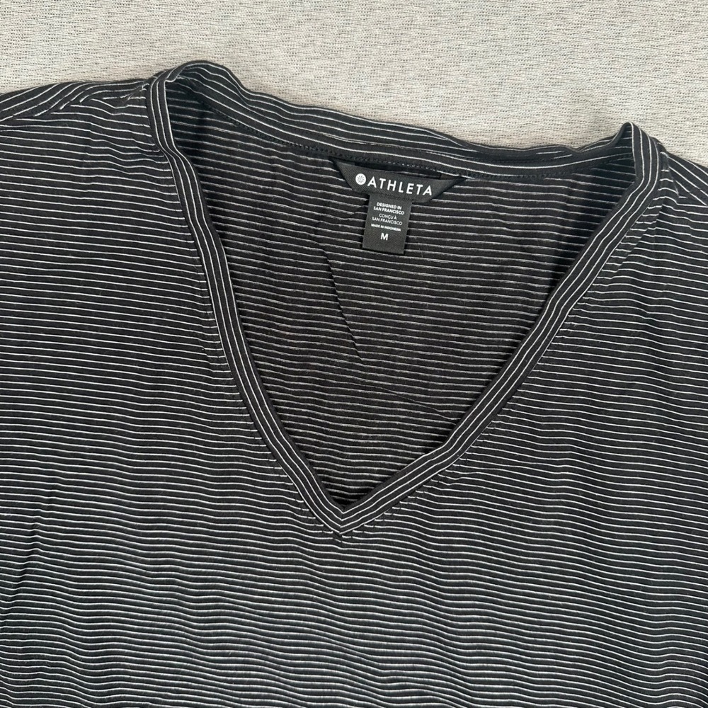 Athleta Tee Shirt Womens M Black White Striped‎ V-Neck Short Sleeve Cotton